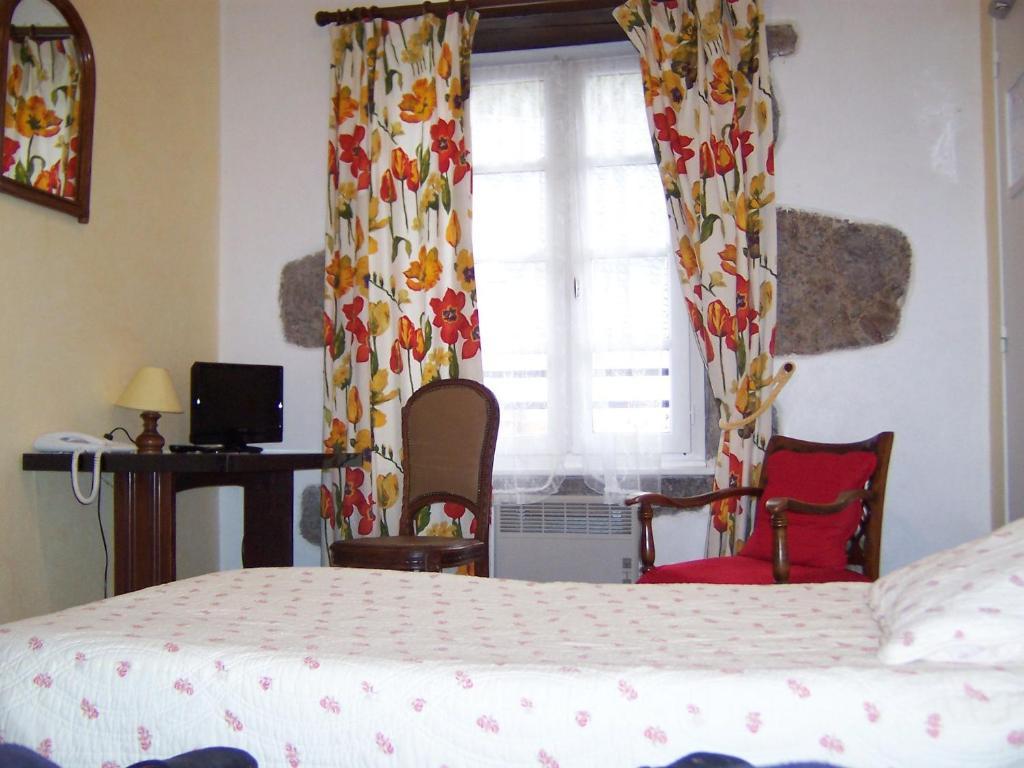 Auberge Hotel De Tournemire - Cantal Pokoj fotografie